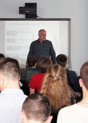 Евгений Вагнер. Выступление перед студентами МГТУ им. Баумана фото. Выступление перед студентами МГТУ им. Баумана.